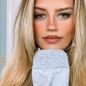 Meet your Posher, Cara